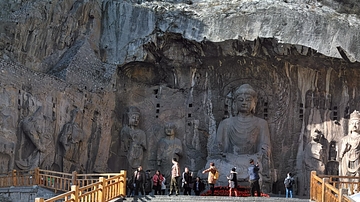 Longmen Grottoes - Fengxiansi Cave