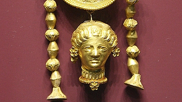 Gold Earring, Tarentum