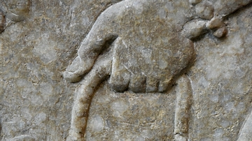 Bucket Held by an Apkallu