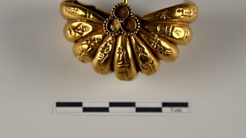 Mesopotamian Gold Earring, Ur III