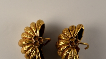 Side View, Gold Earrings, Ur III