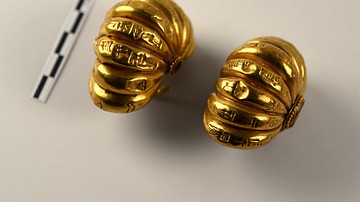 Mesopotamian Gold Earrings, Ur III