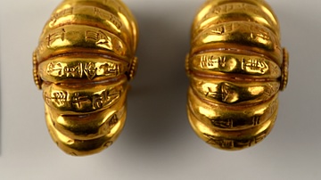 Cuneiform on Gold Earrings from Ur III