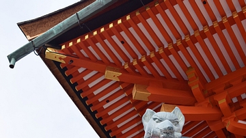 Fox Statue at Fushimi Inari Shrine