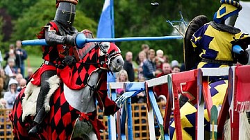 A Armadura de um Cavaleiro Medieval Inglês - Enciclopédia da História  Mundial