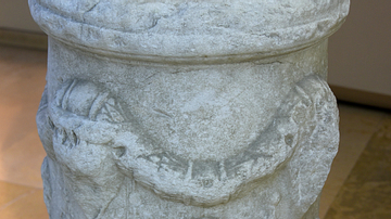 Altar with a Garland from Kuruçeşme