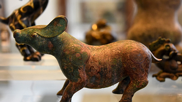 Zhou Bronze Tapir-Like Animal