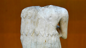 Statue of a Sumerian Female from Khafajah [Rear View]