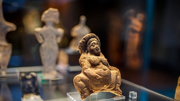 Roman Voluptuous Naked Figurine