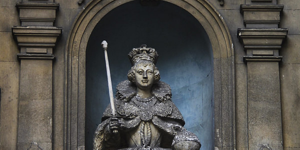 30 Statues of English Kings &amp; Queens image