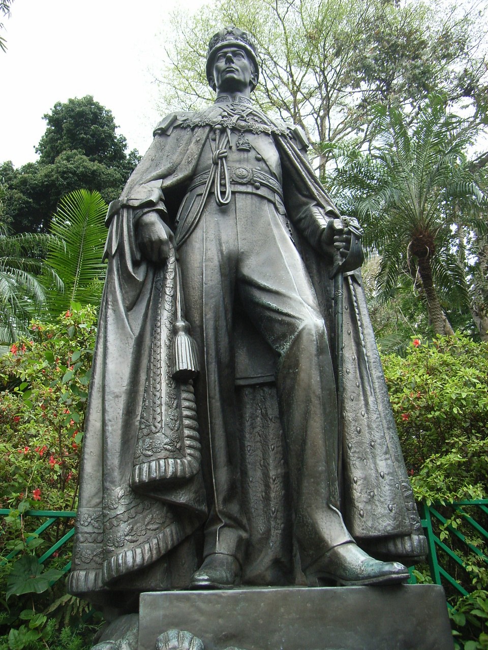 Statue of King George VI - World History Encyclopedia