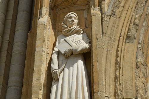 Statue of Julian of Norwich (by Matt Brown, CC BY)