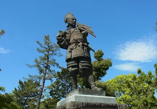 Statue of Oda Nobunaga (by Bariston, CC BY-NC-ND)