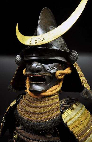 Samurai Armour, Sengoku Period (by Vassil, Public Domain)