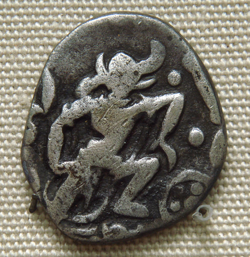 Gurjara-Pratihara Coin (by PHGCOM, CC BY-SA)