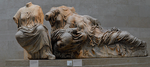 Hestia 2 Mitolojiler.com Hestia, Dione & Aphrodite