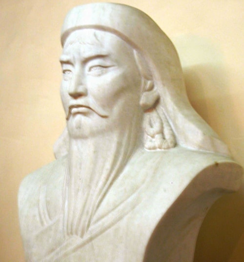 Moğol İmparatorluğu 8 Mitolojiler.com Bust of Genghis Khan