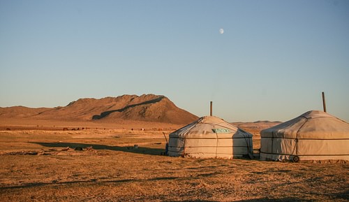 Yurts Tradicionais (por Michael Chu, CC BY-NC-ND)