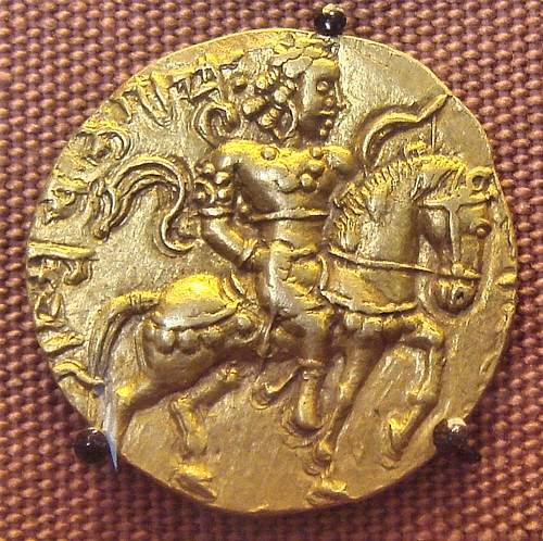 Coin of Chandragupta II (by PHGCOM, CC BY-SA)
