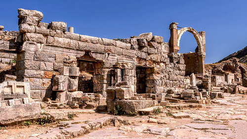 The Fountain of Pollio, Ephesus (by Edgar Serrano, CC BY-NC-SA)