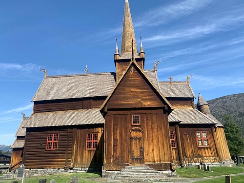 Lom Stave Church