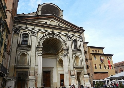 Facade of Basilica of S. Andrea, Mantua by Alberti