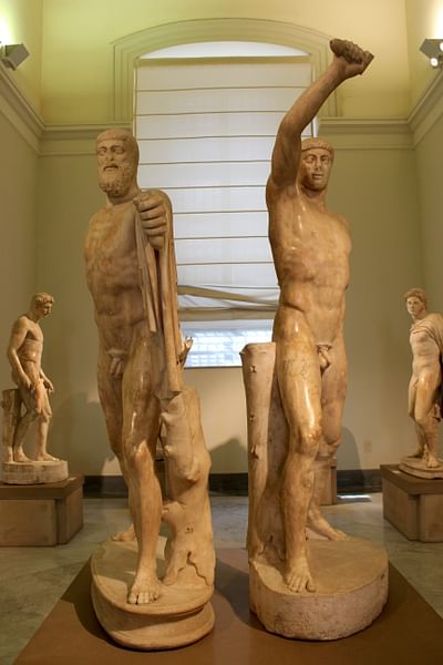 Kelompok Patung Harmodius & Aristogeiton