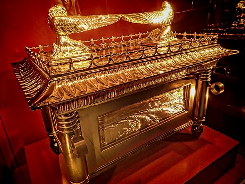 Ark of the Covenant (by Mary Harrsch, CC BY-NC-SA)