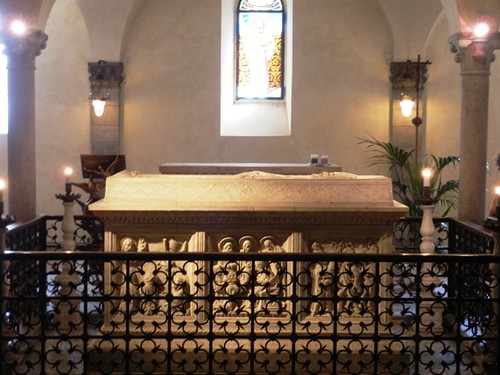 Tomb of Saint Columbanus, Bobbio
