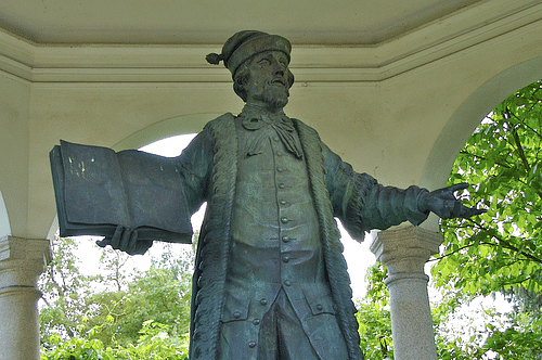 Johannes Kepler Kimdir? 9 Mitolojiler.com Statue of Kepler, Linz