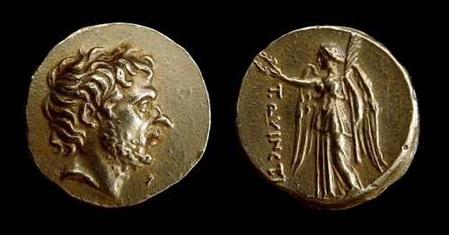 Gold Coin of Titus Quinctius Flamininus (by The Trustees of the British Museum, CC BY-NC-SA)