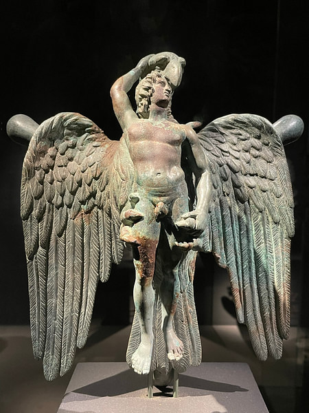 Gürcistan’daki 7 Antik Mekan 17 Mitolojiler.com Bronze Lamp from Vani with Zeus and Ganymede