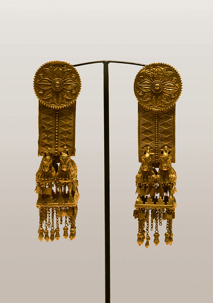 Horse-Figured Temple Pendants from Georgia