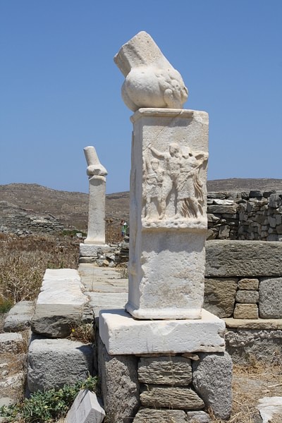 Column Phallus, Delos