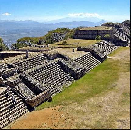 Monte Alban (by Gumr51, CC BY-SA)
