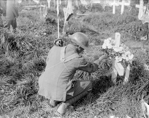 Solder Tending a Grave, Ypres, 1917
