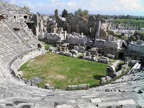 Roman Theatre, Side