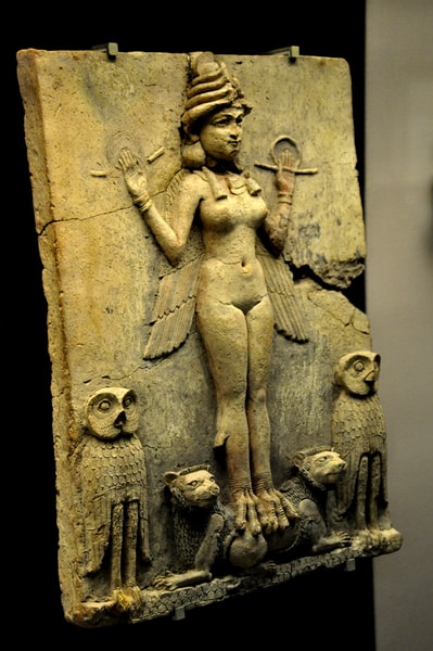 İshtar (İştar) 10 Mitolojiler.com Gecenin Kraliçesi veya Burney's Relief, Mezopotamya