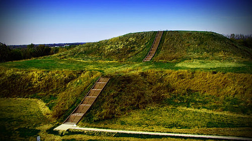 Cahokia Mounds (by The Chickasaw Nation, USA, Copyright)