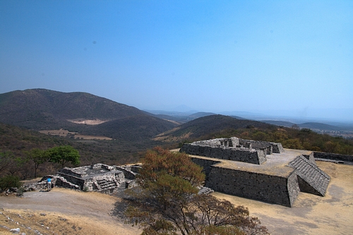 Pyramids, Xochicalco (by William Neuheisel, CC BY)