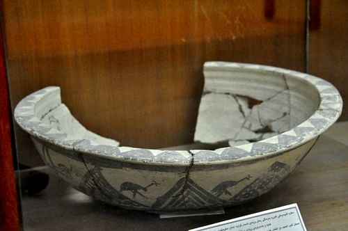 Prato de cerâmica do período Uruk