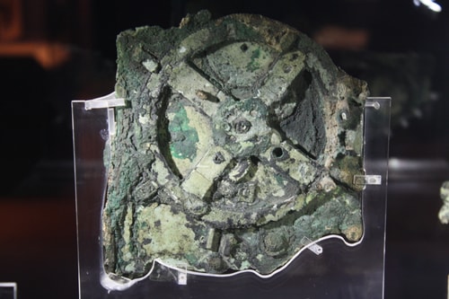 Antikythera Mechanism (by Mark Cartwright, CC BY-NC-SA) Antikythera Mechanism (by Mark Cartwright, CC BY-NC-SA)
