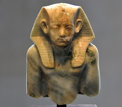 Statue of Amenemhat III (by Osama Shukir Muhammed Amin, Copyright)
