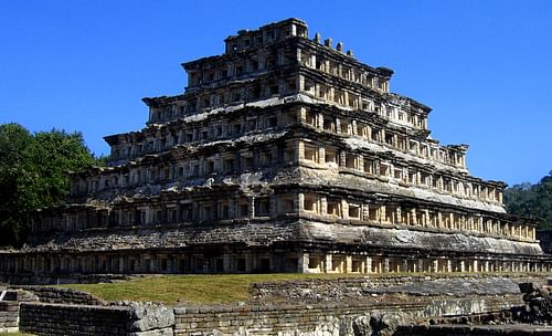 Pyramid of the Niches, El Tajin (by Estudio de ArquepoÃ©tica y VisualÃ­stica Prospectiva, CC BY-NC-SA)