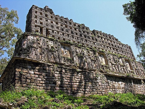 Yaxchilan, Structure 33 (by Dennis Jarvis, CC BY-SA)