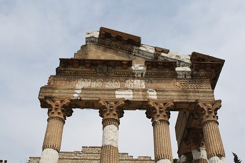 Architrave, Capitolium, Brixia