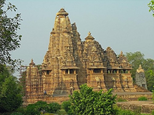 Kandariya Mahadeo Temple, Khajuraho (by Dennis Jarvis, CC BY-SA)