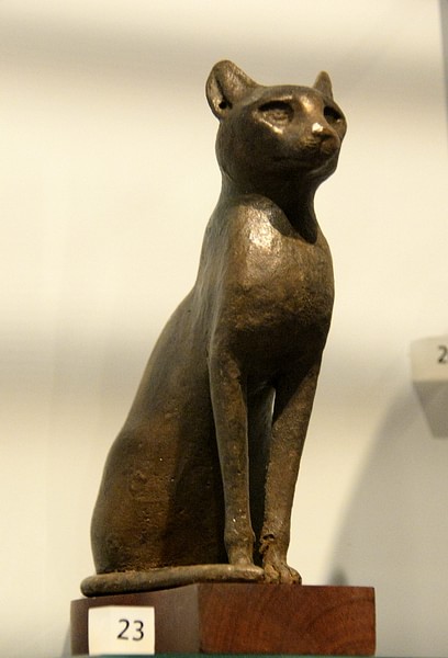 Antik Mısır’da Evcil Hayvanlar 7 Mitolojiler.com Bronze Cat from Egypt
