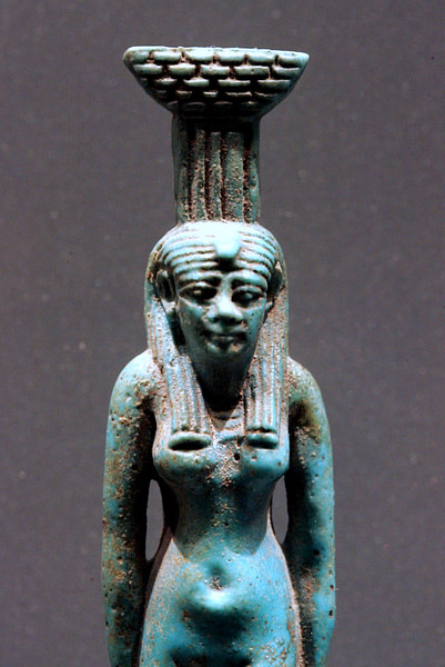 Nephthys Amulet (by Rama, CC BY-SA)