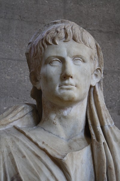 Augustus as Pontifex Maximus (Detail) (by Mark Cartwright, )